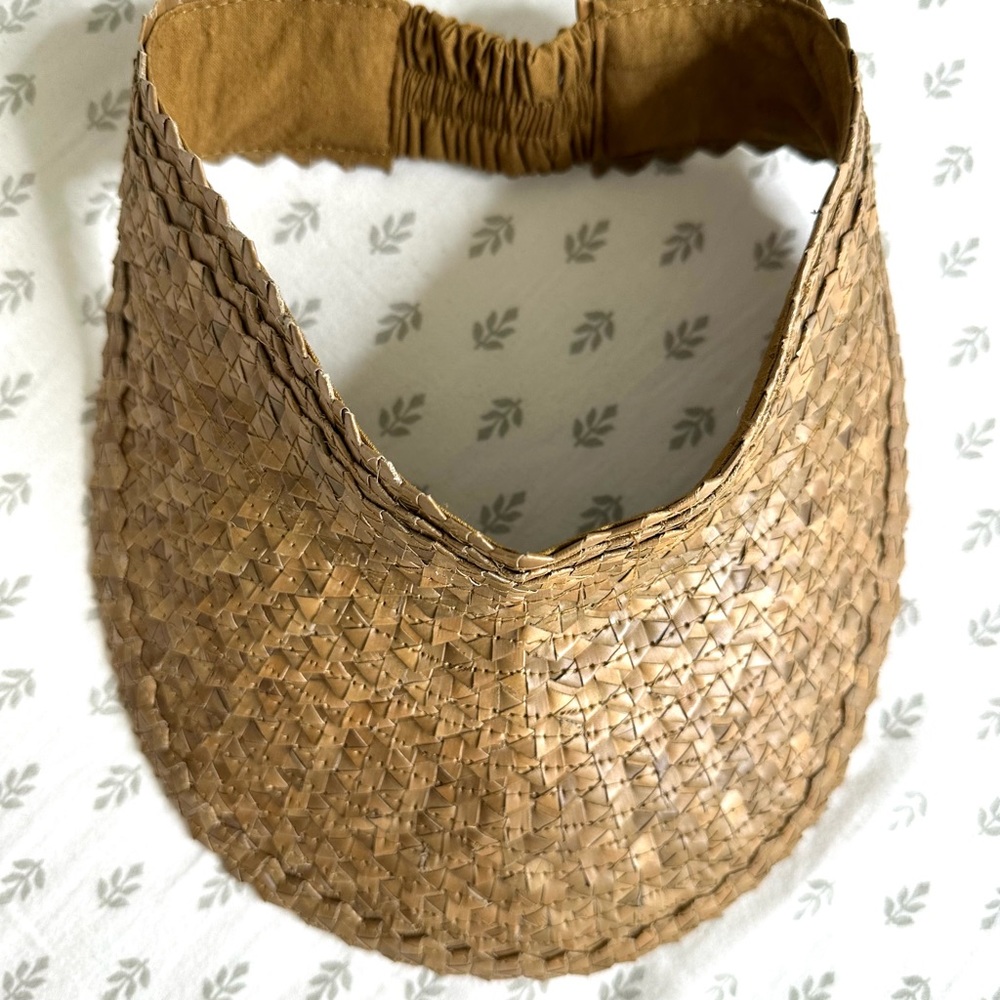 Sun visor